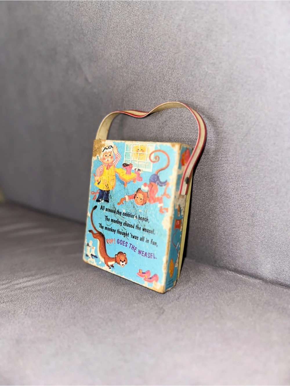 Vintage 1960s Fisher-Price TV Radio Music Box Pop Goes The Weasel - Works!